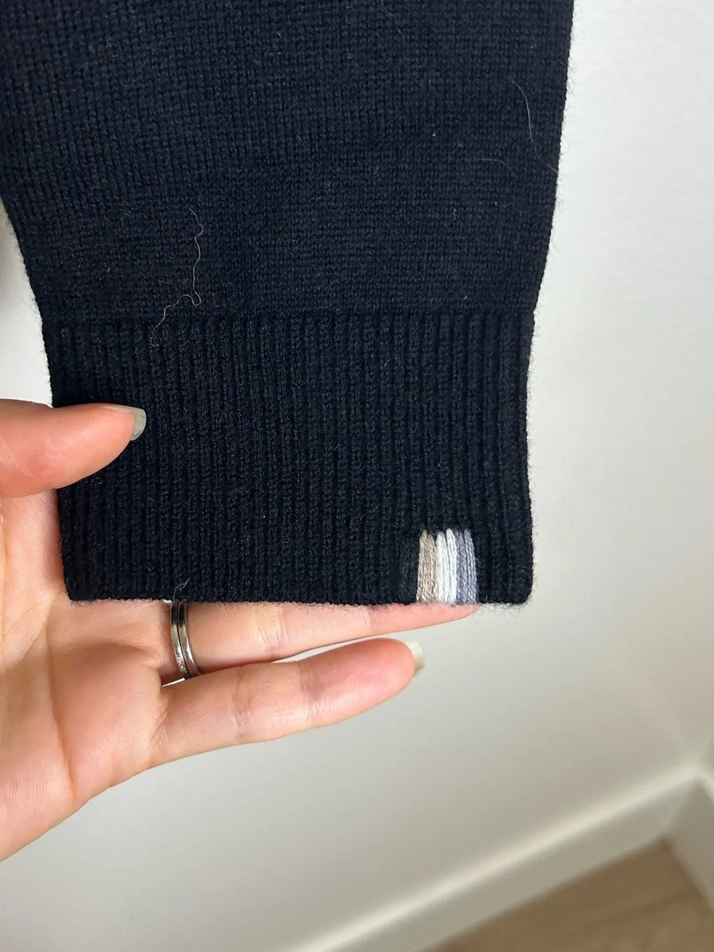 NWT One Grey Day 100% Merino Wool Fine Knit Black Crew Neck Pullover Sweater